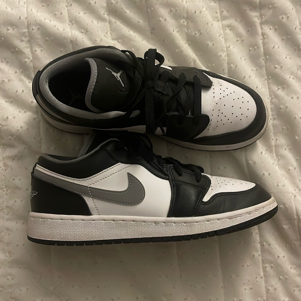 Jordan 1 Low- black medium grey